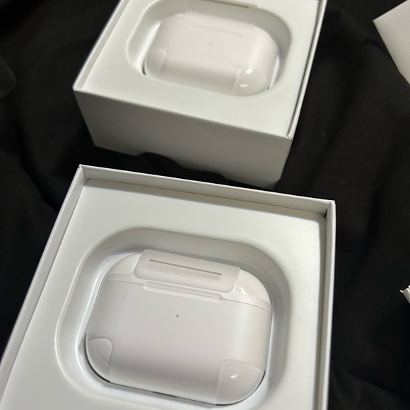 Earphone 2nd Generation with MagSafe Charging Case